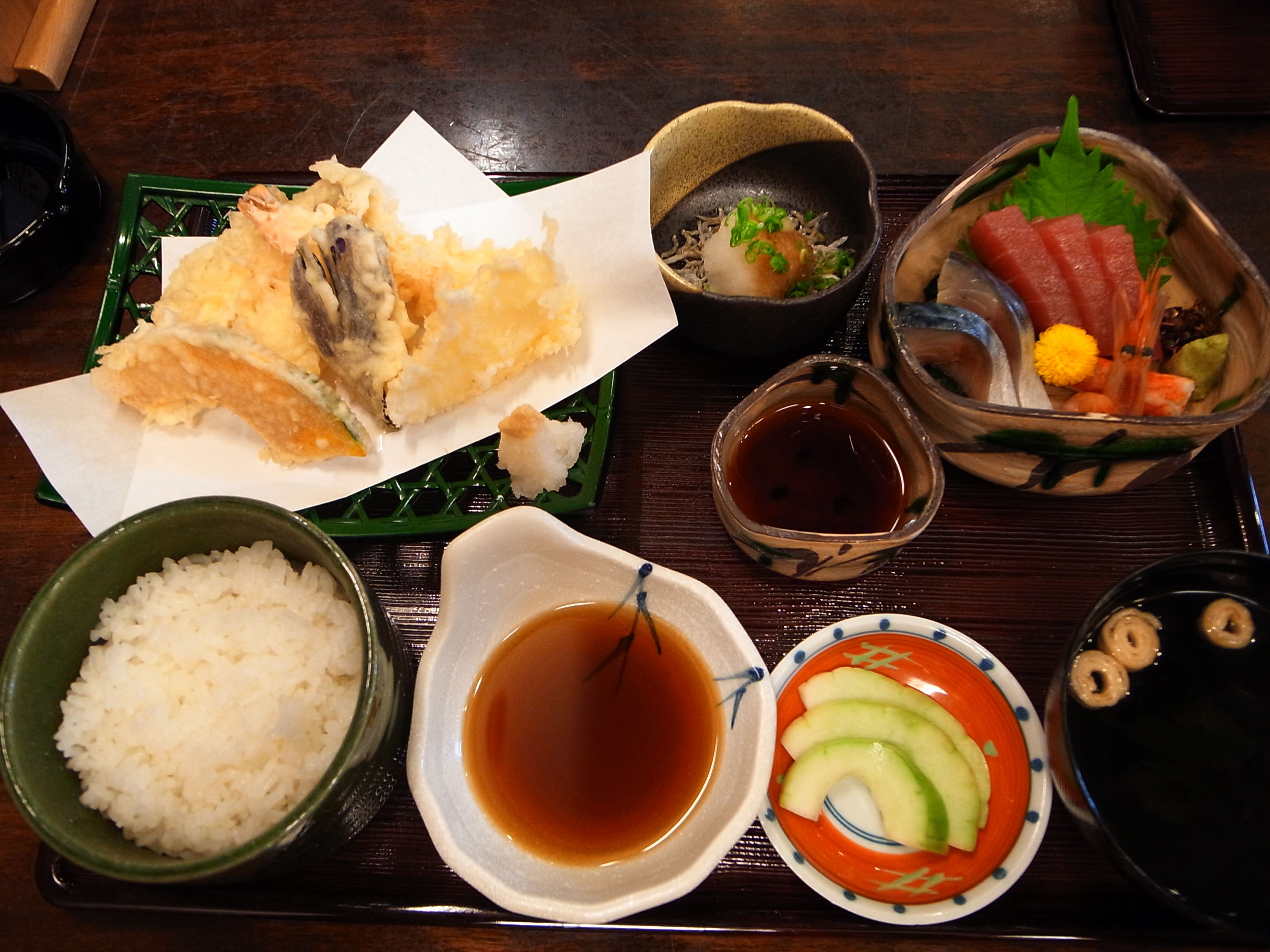 KURA SushiEi, Sushi and Tempura restaurant in real KURA, Traditional